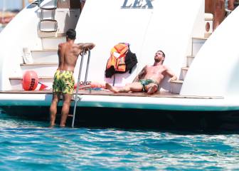 Messi y Suárez, de vacaciones en el mar de Ibiza