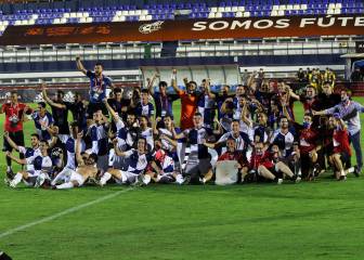 El Sabadell remonta ante el Barcelona B y vuelve a Segunda cinco años después