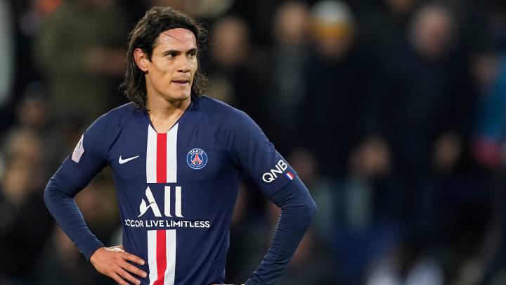 El Benfica se harta del 'caso Cavani'