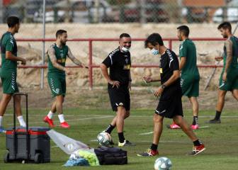 El Elche carga contra el Fuenla: 