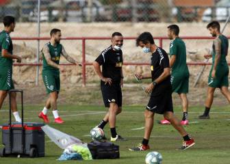 El Elche regresa al trabajo para prepararse para los play-off