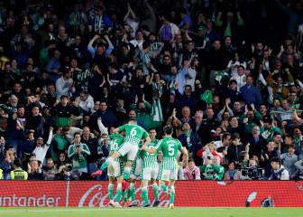 La afición del Betis discrepa con la devolución de los abonos