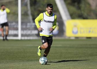 Tana, expediente y un pie fuera del club