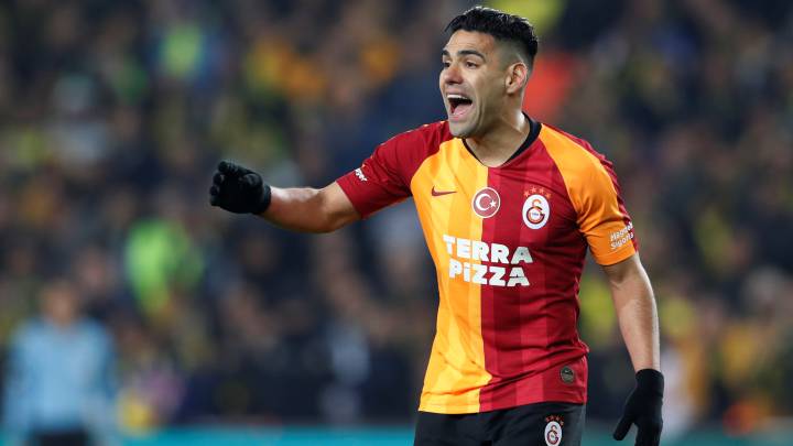 Falcao acepta una rebaja para seguir en el Galatasaray
