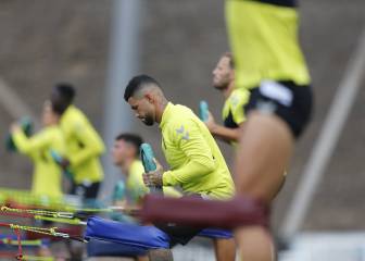 Fabio González y Javi Castellano, aislados de la plantilla