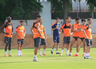 El Valencia de Javi Gracia se estrena en el césped