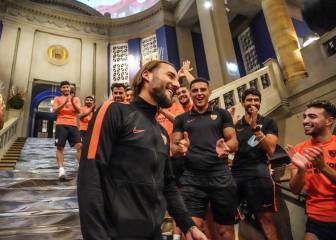 'Fiesta' en Dusseldorf para recibir a Gudelj, el jugador nº12