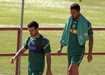 El Elche viaja a Zaragoza con la vuelta de Víctor y con Jonathas