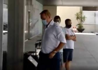 'El Chiringuito' caza a Koeman en el aeropuerto de Barcelona