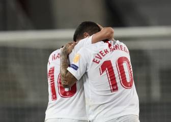 Navas y Banega, Puerta y Reyes: el abrazo que resume al Sevilla