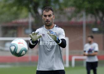 El portero Manolo Reina renueva hasta 2022
