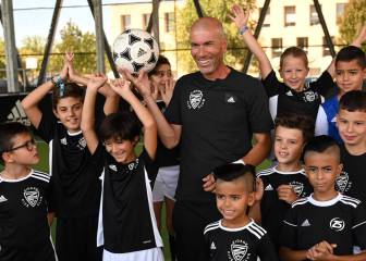 Zidane presenta su escuela de talentos en Francia