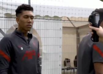 El curioso acto reflejo de Roberto Firmino cuando le miden la temperatura