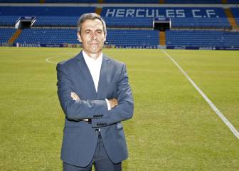 Carmelo, a la caza de siete refuerzos con ficha profesional