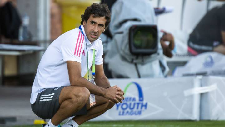 Raúl, entrenador del Real Madrid juvenil, durante el partido de semifinales de la UEFA Youth League contra el Red Bull Salzburgo.
