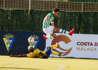 La pegada de Juanmi tumba al Cádiz en el debut de Pellegrini