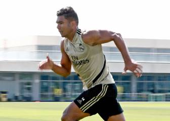 Casemiro, solo ante el peligro