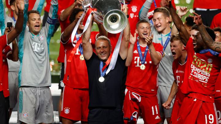 Flick celebra con sus jugadores el título de la Champions