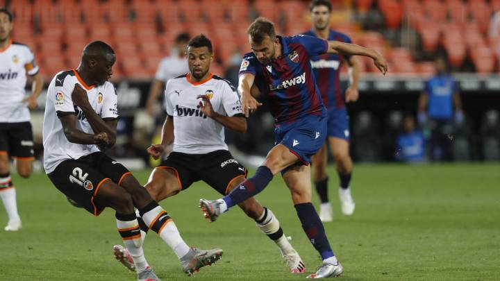 El Valencia se lanza a por Borja Mayoral