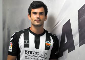 El Castellón blinda su defensa con el central Iago Indias