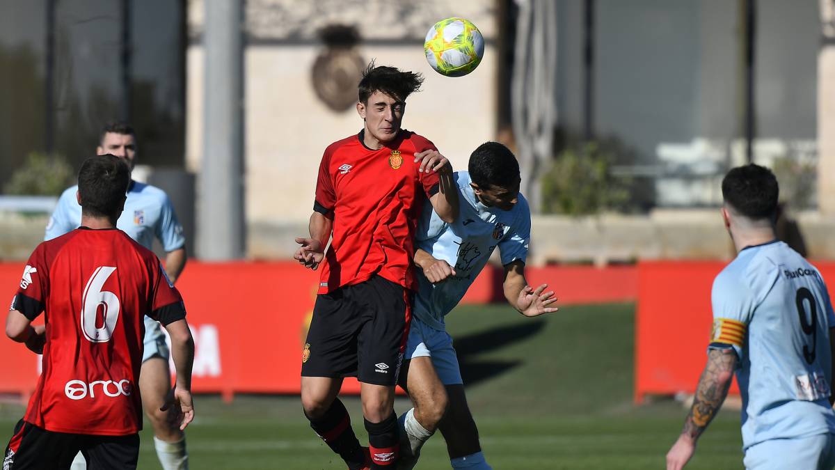 La Federación Balear de Fútbol divide la tercera en dos La Federación Balear de Fútbol divide la tercera en dos