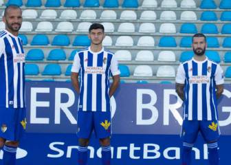 La Ponferradina enseña su nueva camiseta