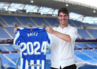 Oficial: Aritz Elustondo renueva hasta 2024