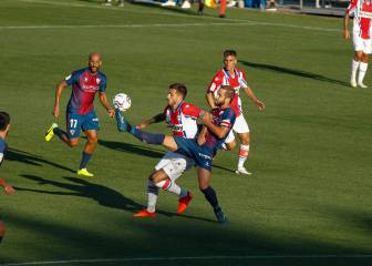 El Huesca estrena su casillero de victorias contra el Alavés