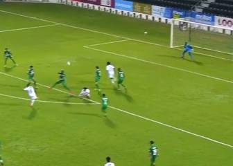 El imparable zurdazo de Cazorla en su debut en Qatar