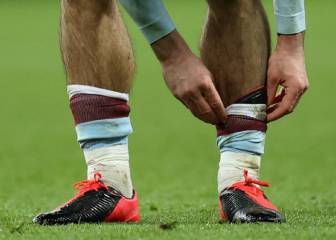 Inglaterra convoca al futbolista que usa espinilleras de niño