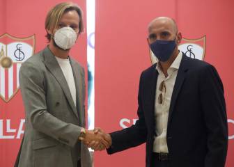 Rakitic aterriza en Sevilla