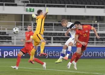 Gales debuta con una rácana victoria y solo 45' de Bale