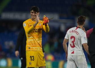 Oficial: El Sevila firma a Bono por los próximos cuatro años