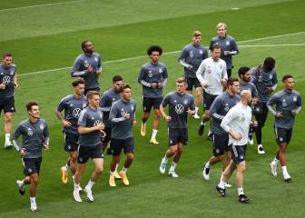 Löw experimentará en Basilea