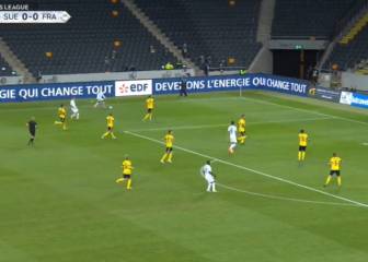 Está a tal nivel que intenta cosas imposibles: la locura de Mbappé que acabó en gol