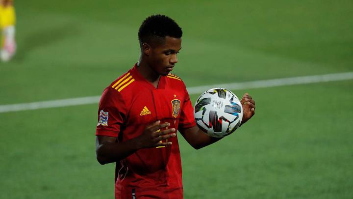 España ucrania fútbol Clearance