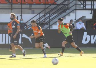 El Valencia confía en sus futbolistas de banda