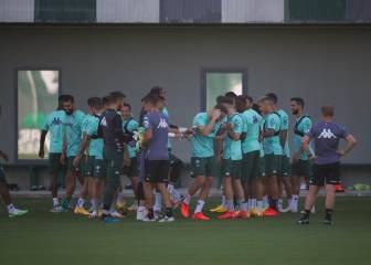 Bromas para Loren como si de un fichaje se tratara