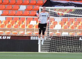 Lesión de Cillessen, doble problema para el Valencia