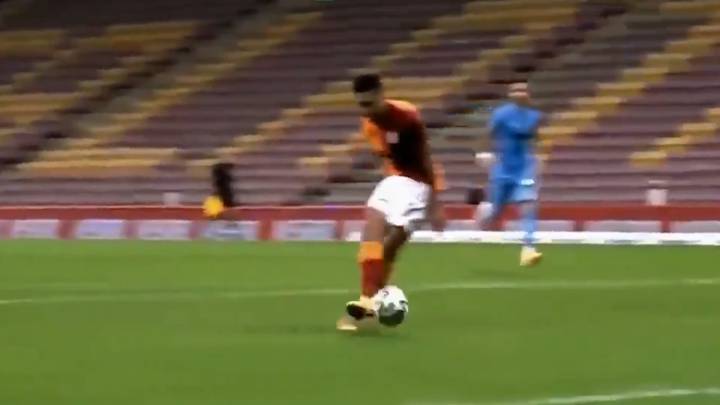 El Atleti en busca de un '9' y llega Falcao y se inventa este gol de ratón de área puro