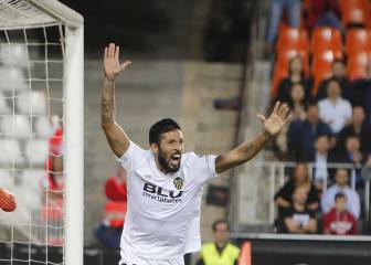 Bragarnik contacta con Garay para que sea el líder de la zaga