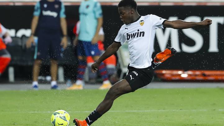 Valencia El Debut Con El Valencia En La Liga De Yunus Musah En Datos As Com