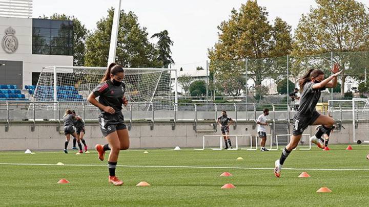 El filial del Real Madrid Femenino durante un entrenamiento en Valdebebas.