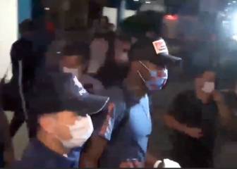 Es el vídeo del día sin discusión: esto le pasó al nuevo fichaje del Trabzonspor al llegar a Turquía