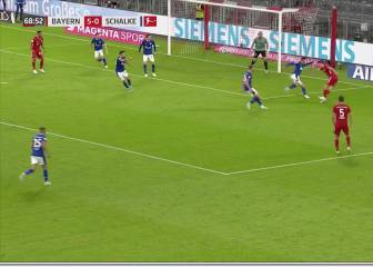 ¿Genialidad o burla? El pase de rabona de Lewandowski en la goleada ante Schalke 04