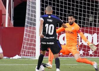 Yuri asalta el Carlos Belmonte