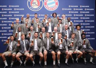 La tradicional foto de la plantilla muniquesa vestida de bávaro