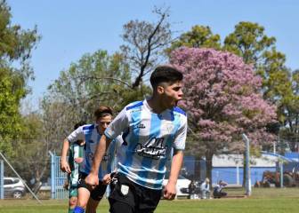 Así juega Alex Luna: la joya argentina de 16 años que tiene enamorada a media Europa