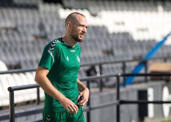 Castells, seis años como albinegro en tres divisiones distintas