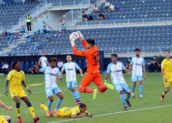 El Málaga gana por oficio y con un golazo de su ‘CR7’